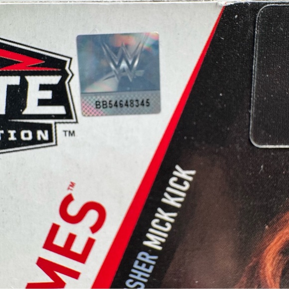 WWE Mickie James Elite Collection Series 58 Action Figure - Picture 4 of 6